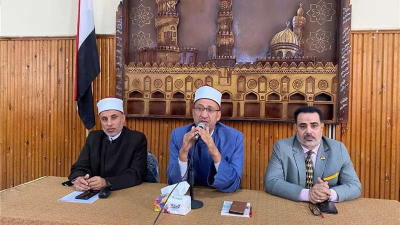 رئيس منطقة كفر الشيخ الأزهرية يلتقي موجهي الإدارات ويوجه بتكثيف المتابعات