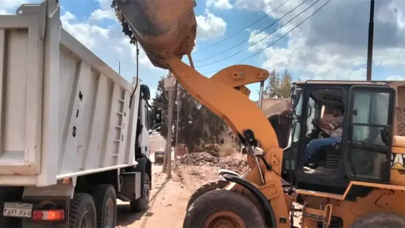 ميت غمر تحت المجهر.. محافظ الدقهلية يقود حملة لإزالة الإشغالات ورفع القمامة |صور