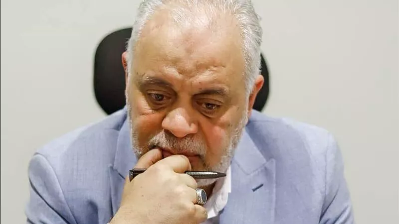 لماذا استقال أشرف زكي ؟ .. أحكام قضائية باتة تمنع الجمع بين منصب النقيب وعضوية المجالس التشريعية