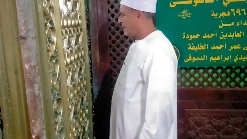 وكيل أوقاف كفر الشيخ يتابع انتظام العمل بمسجد سيدي إبراهيم الدسوقي 