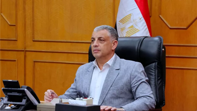 محافظ الإسماعيلية يتابع ملفيِّ التقنين والتصالح ويشدد على سرعة إنهاء جميع الطلبات