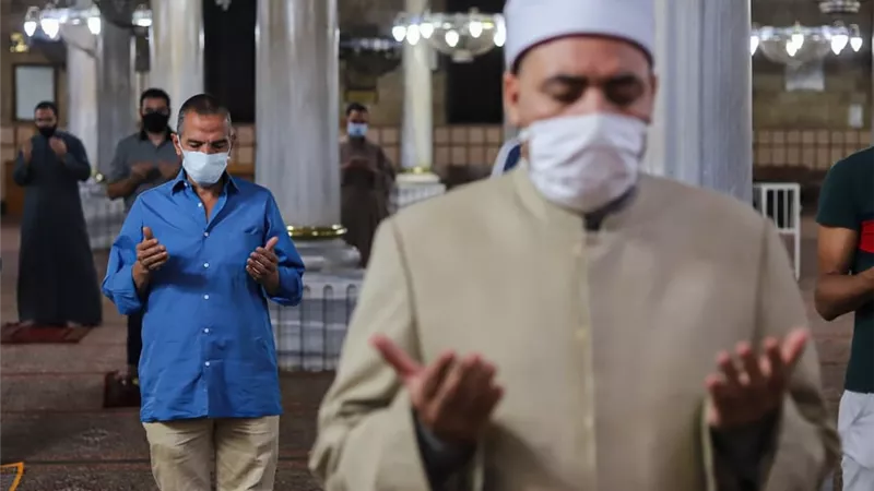 أمين الفتوى يوضح أوقات استجابة الدعاء.. تعرف عليها