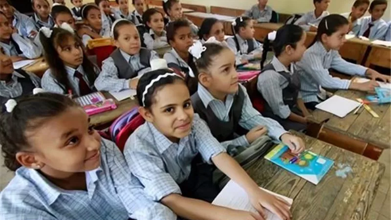 نشرة اقتصاد «ايجيتك»| أرتفاع الطلب على الألبان مع عودة المدارس و الحكومة تروج لطرح 3 مستشفيات في أسيوط والدولار يفقد 5 قروش