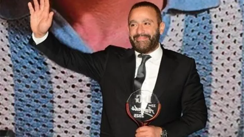 «اصحى يا هاني».. رسالة أحمد السقا بعد فوزه بجائزة أفضل ممثل من دير جيست