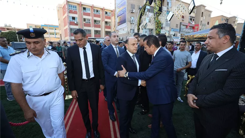  محافظ كفر الشيخ يقدم واجب العزاء في وفاة والدة مدير إدارة المرور