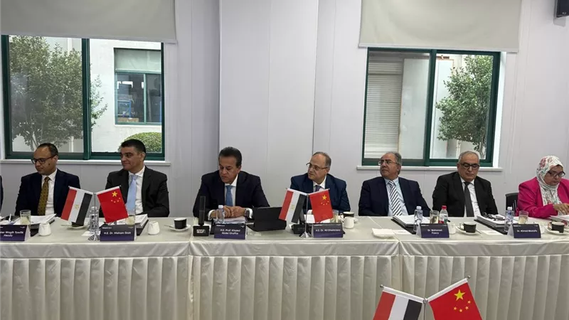 وزير الصحة يزور مصنع «Runyes» بالصين لبحث توطين صناعة معدات طب الأسنان