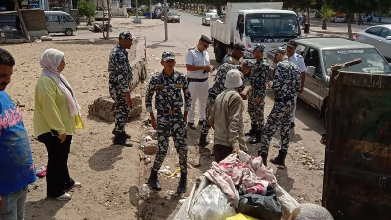 محافظ الإسماعيلية يؤكد استمرار الحملات لإزالة أماكن النباشين وتطهير الشوارع من المخلفات