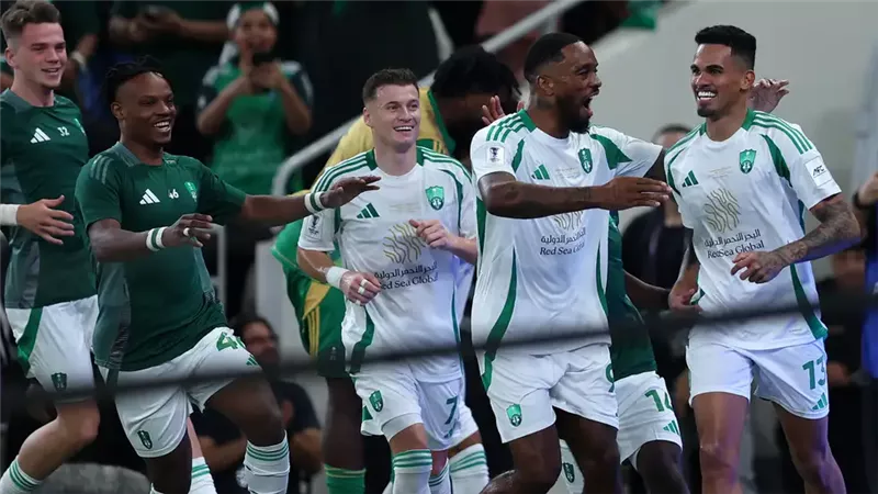 الأهلي السعودي يستعيد سلاحا بارزا قبل مواجهة بيراميدز