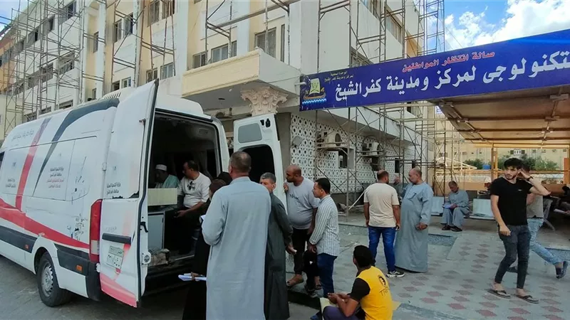 سيارة دعم تكنولوجي متنقلة لتيسير خدمات التصالح وتقنين الأوضاع بكفر الشيخ