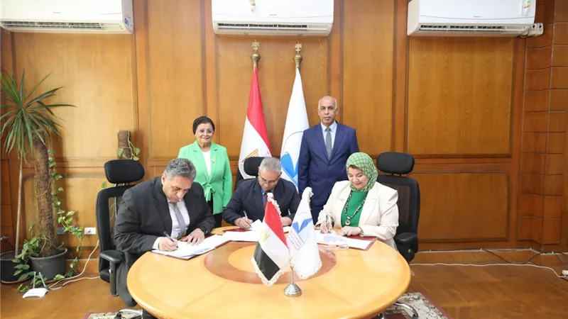  رئيس جامعة كفر الشيخ يستقبل نائب وزير الصحة لبحث التعاون في تنفيذ الخطة العاجلة للسكان والتنمية