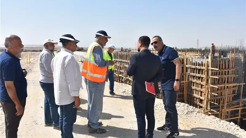 جولة تفقدية لرئيس مياه الأقصر داخل محطة معالجة الدبابية |صور