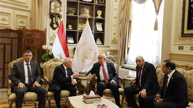 رئيس محكمة النقض ورئيس القضاء الأعلى يستقبل رئيس أمناء الجامعات الأوروبية