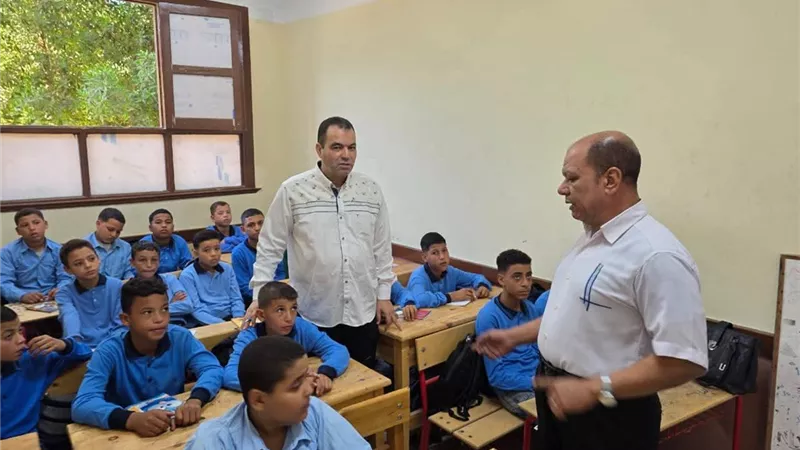 مدير الشؤون التنفيذية يتابع انتظام العملية التعليمية بمدارس بني سويف