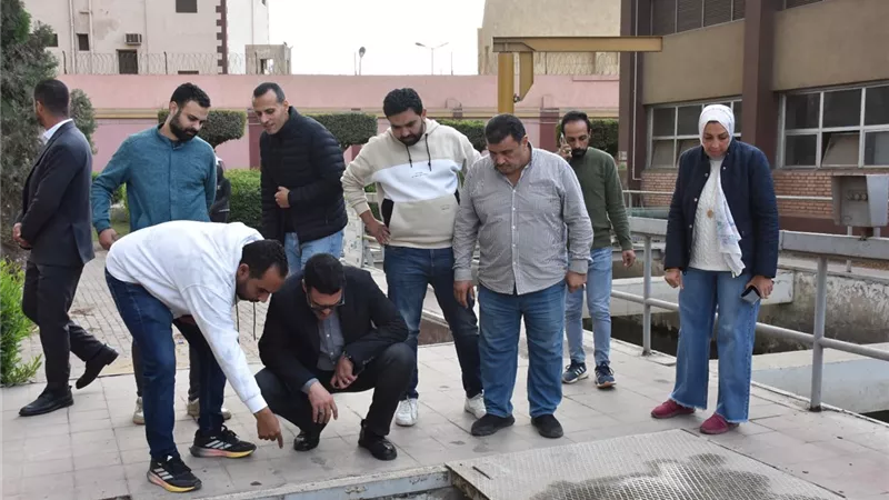 رئيس مياه القليوبية يتابع صيانة محطة بنها وإصلاح خط المياه 