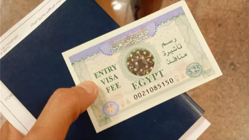 «السياحة» تحسم جدل زيادة رسوم تأشيرة الدخول لمصر