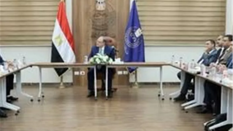 هيئة الدواء تبحث مع شركة 
