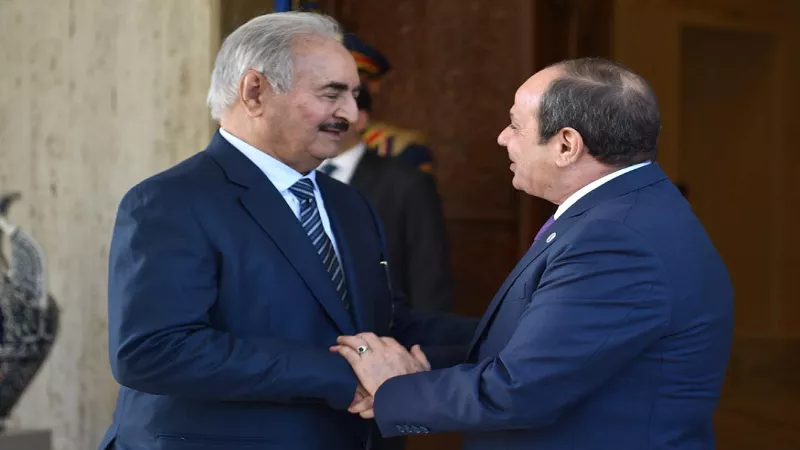 كاتب صحفي: موقف مصر ثابت تجاه استقرار الأوضاع في ليبيا| فيديو
