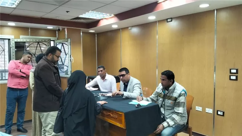 نائب محافظ الأقصر يعقد لقاء اليوم المفتوح للاستماع إلى شكاوى المواطنين