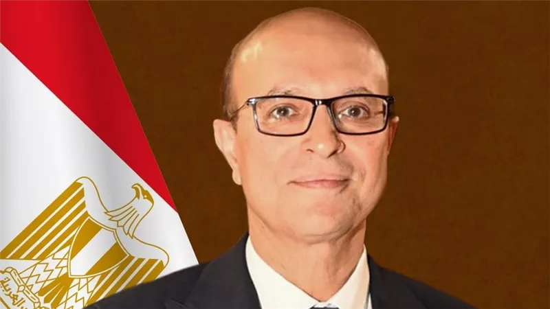 رئيس جامعة أسيوط يجدد ندب المستشار عبد الرازق محمود عثمان مستشارا قانونيا