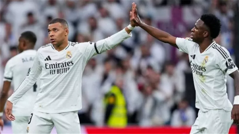 غموض موقف كيليان مبابي من مباراة ريال مدريد ومانشستر سيتي غدا