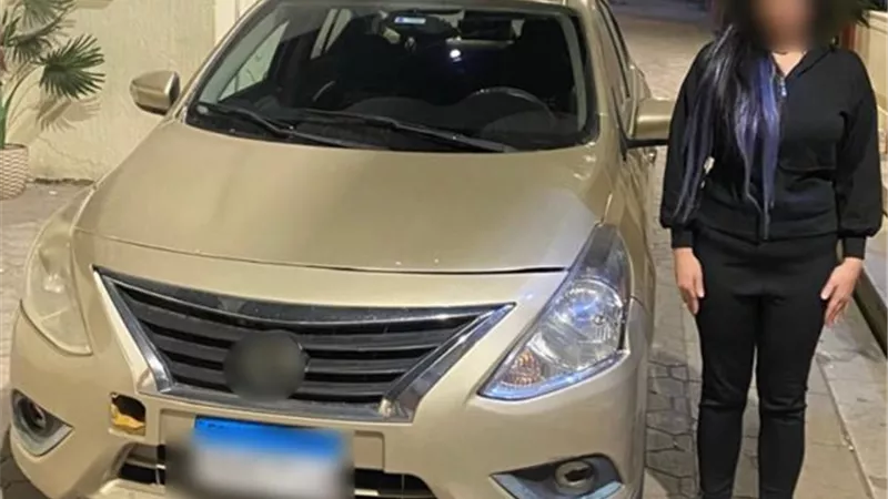 كشف ملابسات فيديو سيدة تسيرعكس الاتجاه لدهس كلب ضال بالإسكندرية 