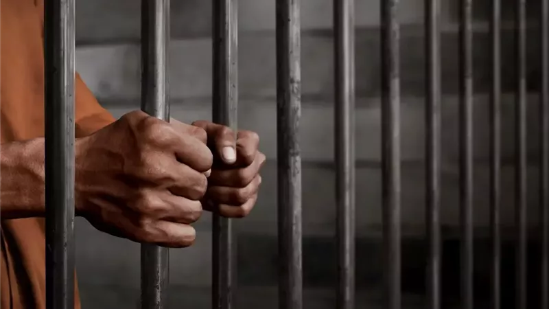 حبس المتهمين بسرقة مقتنيات فيلا والد وزير الاتصالات بالجيزة