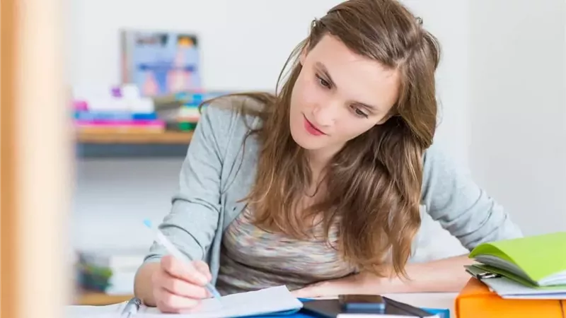 مذاكرة أكثر توتر أقل.. خطة ذكية لإدارة الوقت قبل امتحانات نصف العام