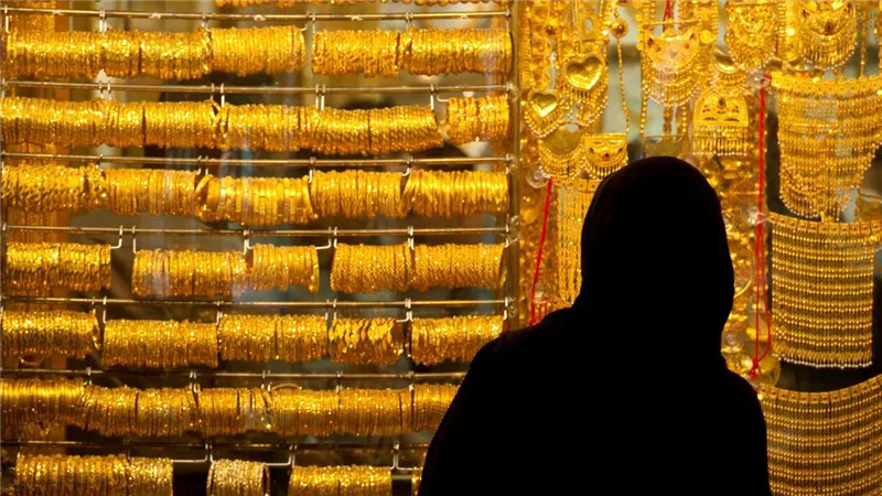 50 عاماً من التحذيرات: الذهب يدخل 