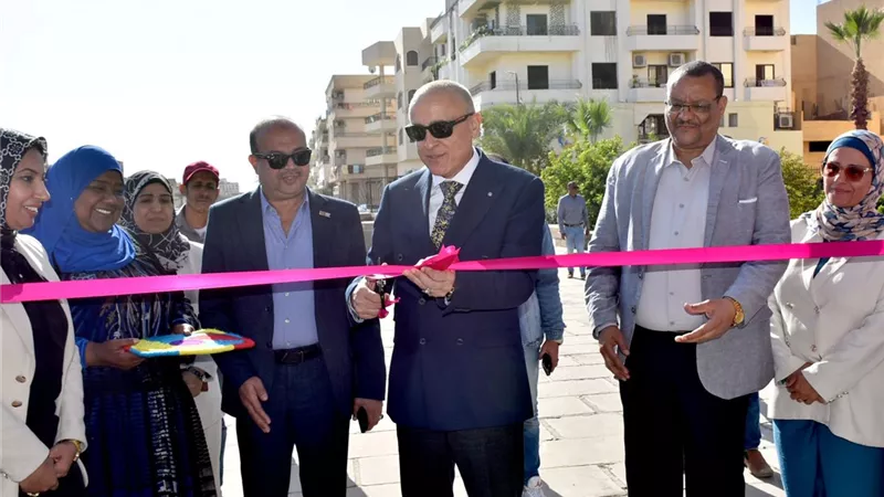 العيد القومي.. محافظ الأقصر يفتتح معرض منصة «أيادي مصر» 