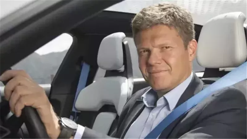 مرسيدس AMG تستعد لمرحلة جديدة.. شتيفان ويكباخ يقود مستقبل الأداء