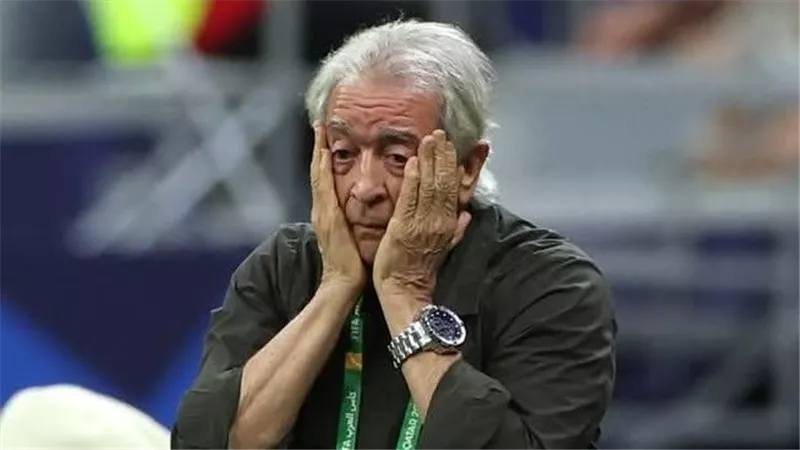 اتحاد الكرة يحدد مصير اللجنة الفنية بعد الخروج المُخيب من كأس العرب