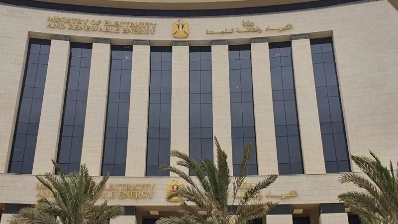 وزير الكهرباء يبحث مع سفير بريطانيا الفرص الاستثمارية في الطاقة المتجددة