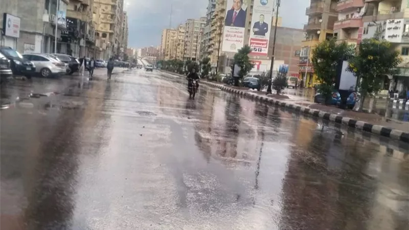 أمطار غزيرة تضرب مدن وقرى المراكز الساحلية في البحيرة 