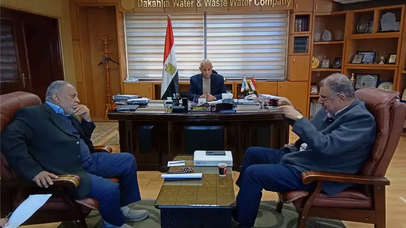 رئيس «مياه الدقهلية» يتابع الموقف التنفيذي لمحطة معالجة صرف صحي «أوليلة»