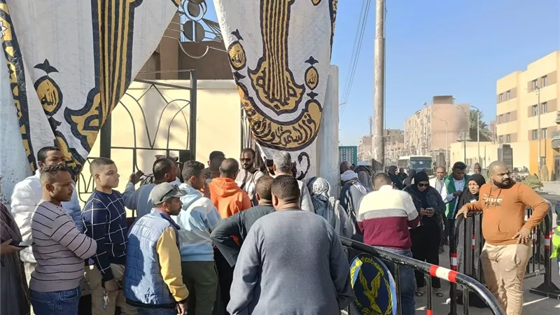 توافد المواطنين على اللجان الانتخابية بأسوان للإدلاء بأصواتهم 