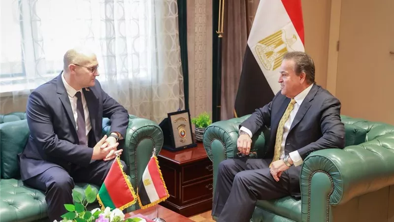 وزير الصحة يبحث مع سفير بيلاروسيا تعزيز التعاون الصحي المشترك