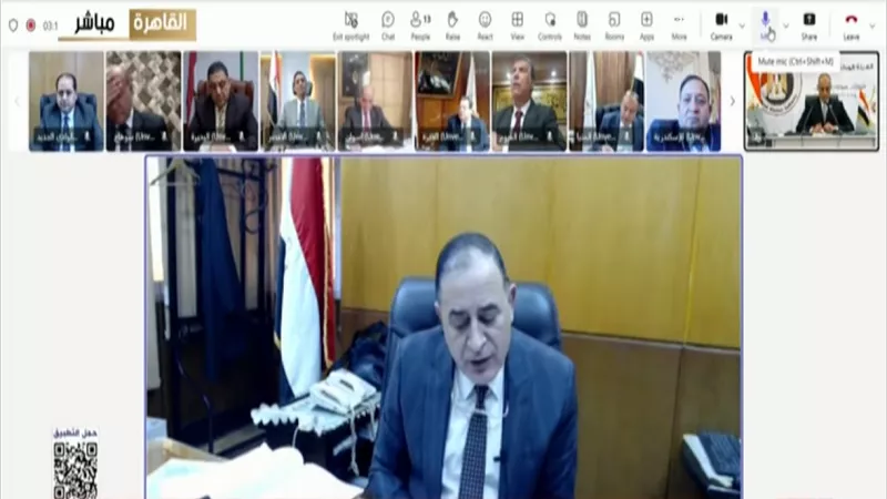 «التصويت في الدوائر الملغاة».. زحام شديد مع بداية عملية الاقتراع| فيديو