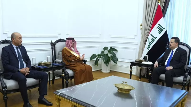 رئيس الوزرء العراقي يستقبل رئيس المنظمة العربية للسياحة