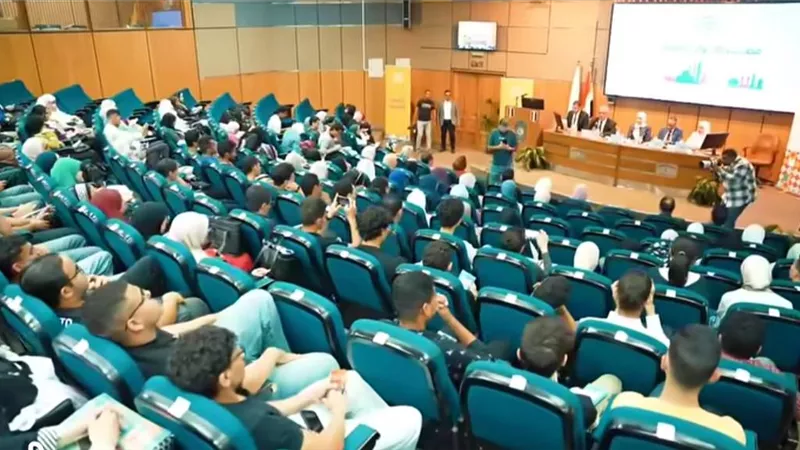 جامعة الإسكندرية تدعو طلابها للمشاركة في المشروع الوطني للقراءة