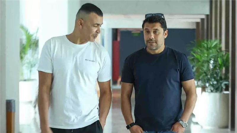 عبد الجليل يشكك في اختيارات المنتخب الثاني: ما مؤهلات أحمد حسن والحضري؟