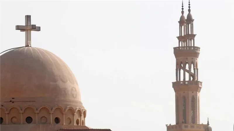 كنائس ومساجد.. والهوية الوطنية للدولة