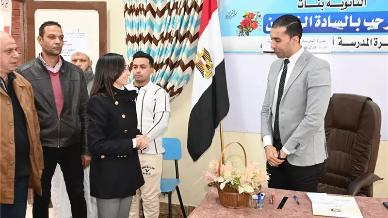محافظ البحيرة تتفقد لجان انتخابات النواب بحوش عيسى.. وتؤكد انتظام العملية