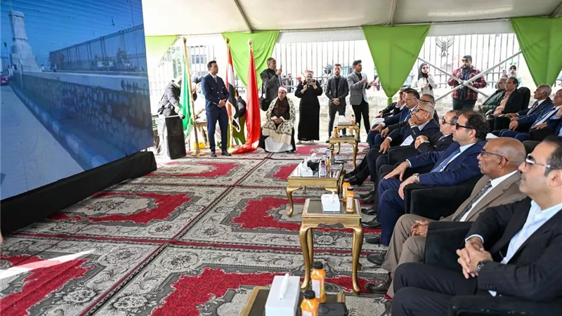 رئيس جامعة بورسعيد يشارك فى افتتاح مجمع 
