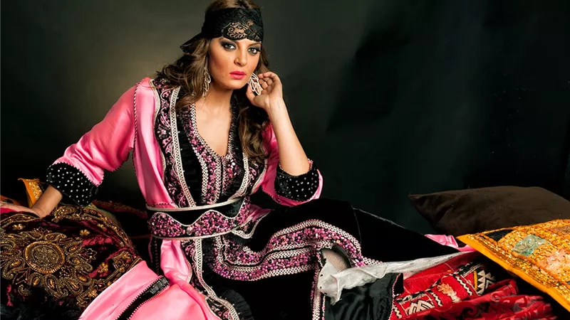 القفطان المغربي ينضم إلى قائمة اليونسكو للتراث