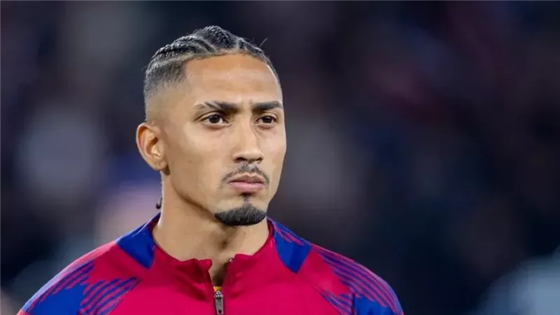 برشلونة يتمسك برافينيا ويرفض عروض الرحيل رغم المكاسب المالية