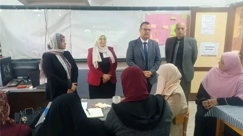 مدير التعليم الفني بالدقهلية يتابع تدريب الجدارات البيئية