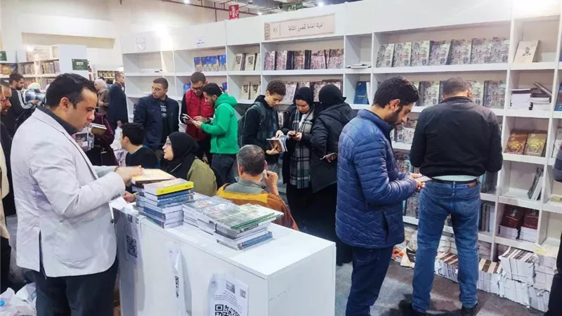 أجنحة تستحق الزيارة.. زوايا معرض الكتاب المفضلة لعشاق التاريخ والأدب 