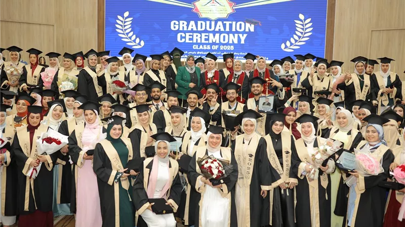 رئيس جامعة بنها يشهد حفل تخرج دفعة جديدة من طلاب كلية التمريض