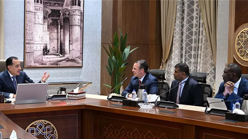 رئيس الوزراء: حريصون على سداد مستحقات الشركاء الأجانب في قطاع البترول 