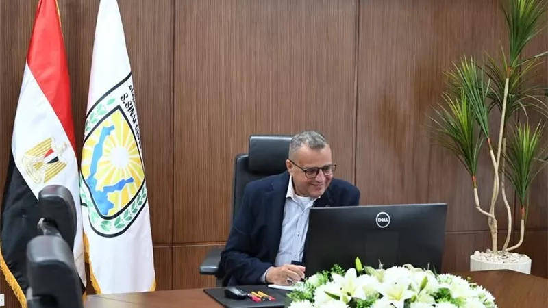 محافظ جنوب سيناء يناقش مشروع تحديث المخطط الاستراتيجي لمدينة الطور 